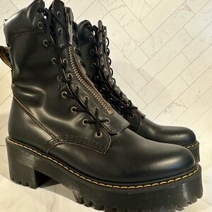 Doc Martens
Black Leather Women's Boots